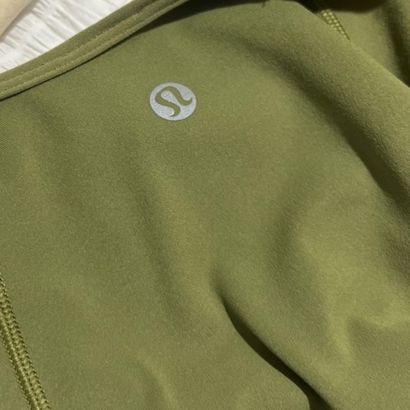 Lululemon Align tee Green Slim fit Cropped length Nulu Sz 2 - Picture 5 of 7
